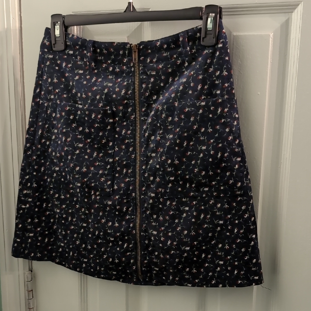 Chic Navy Floral Mini Skirt
